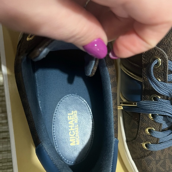 Michael Kors Sneakers size 7.5 - Picture 6 of 6